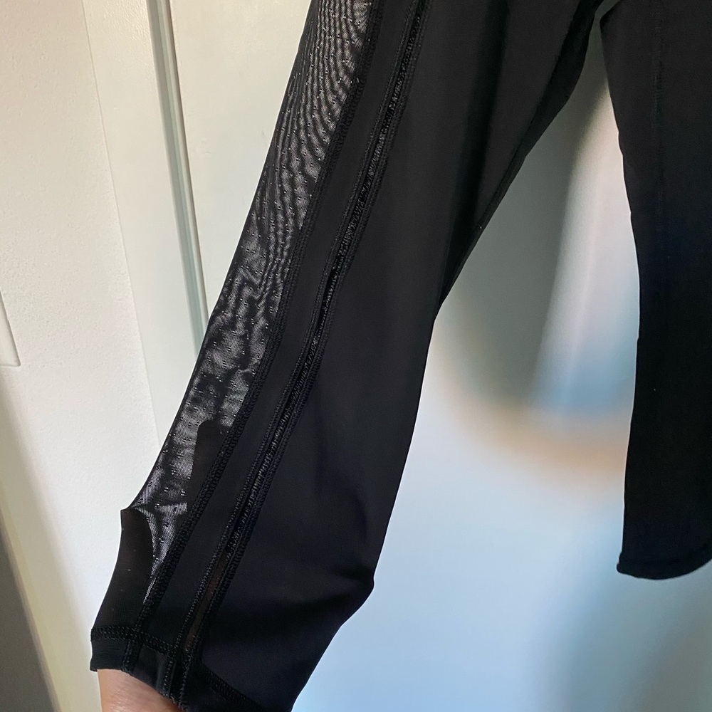Lululemon 3/4 side mesh leggings